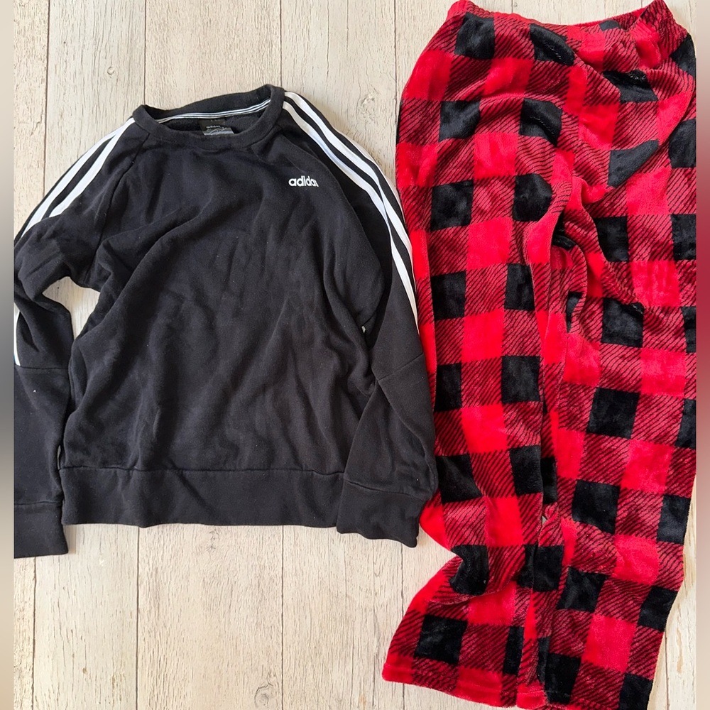 Adidas Black Fleece Sweatshirt